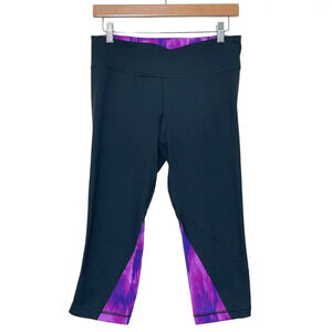 Under Armour Women M All Season Capri Black Purple Stretch Workout Yoga Legging